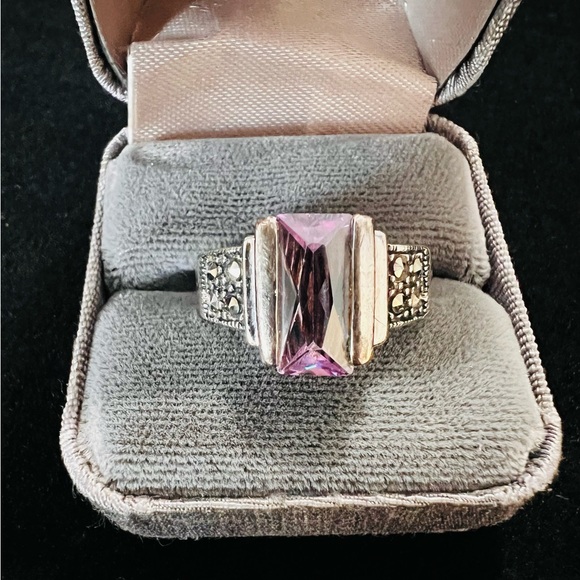 EDCO Radiant Cut Purple Faceted Glass Rhinestone Signet Ring Silver Tone Size 10 - Picture 12 of 12